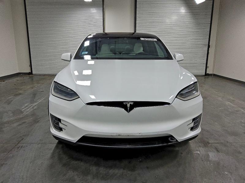 Photo 5 from auction – 2018 TESLA MODEL X with VIN 5YJXCBE21JF138919