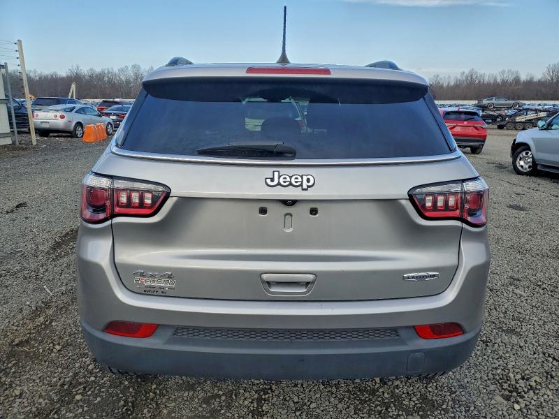 Фото 6 с аукциона – 2019 JEEP COMPASS LA с VIN 3C4NJDBB5KT847059