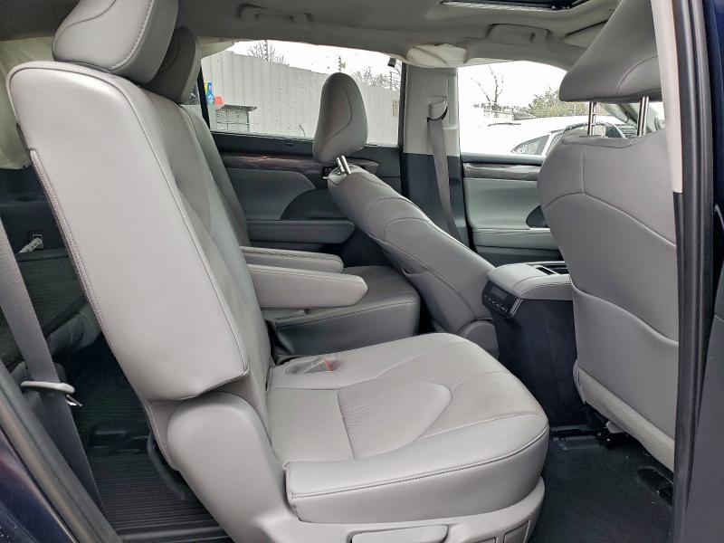 Photo 11 from auction – 2023 TOYOTA HIGHLANDER with VIN 5TDKDRBH4PS518138