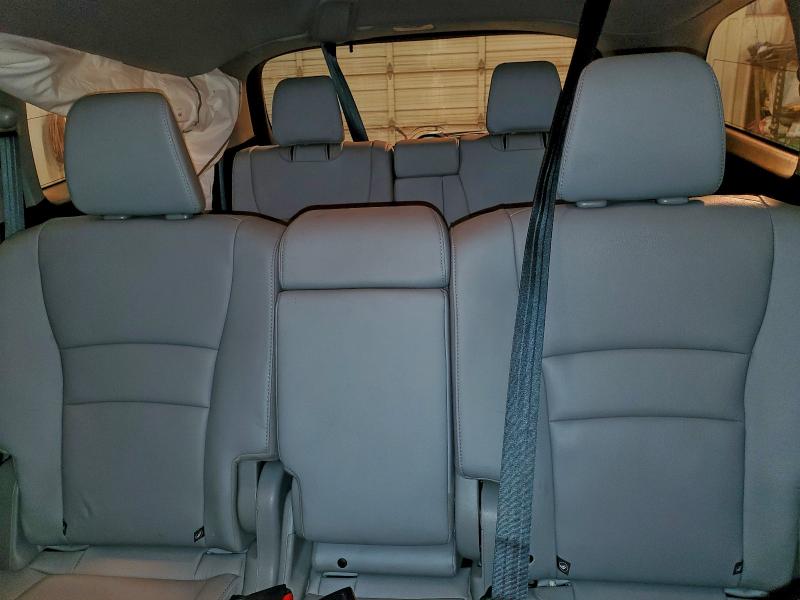 Photo 10 from auction – 2018 HONDA PILOT TOUR with VIN 5FNYF5H99JB015486