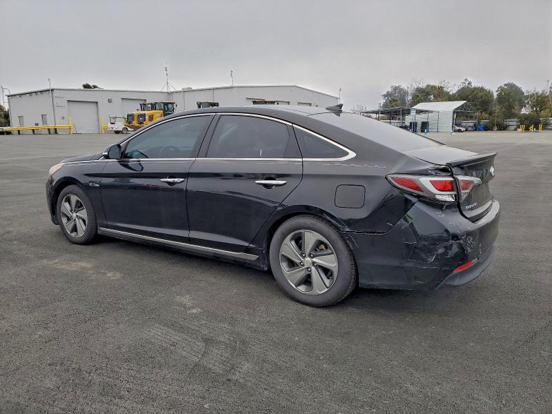 Photo 2 from auction – 2016 HYUNDAI SONATA with VIN KMHE34L11GA019343