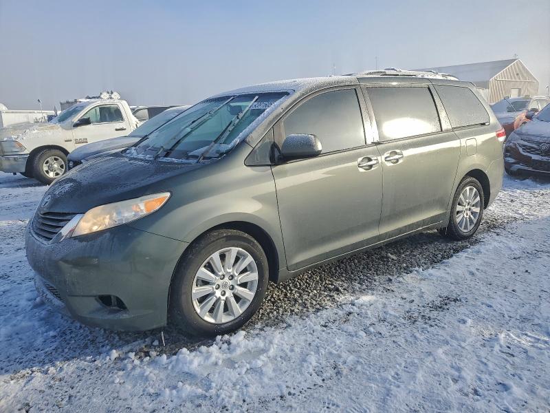 TOYOTA SIENNA XLE 2014 with VIN 5TDDK3DC5ES078442 - Photo from auction