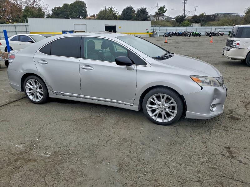 Photo 4 from auction – 2010 LEXUS HS 250H with VIN JTHBB1BA8A2033539
