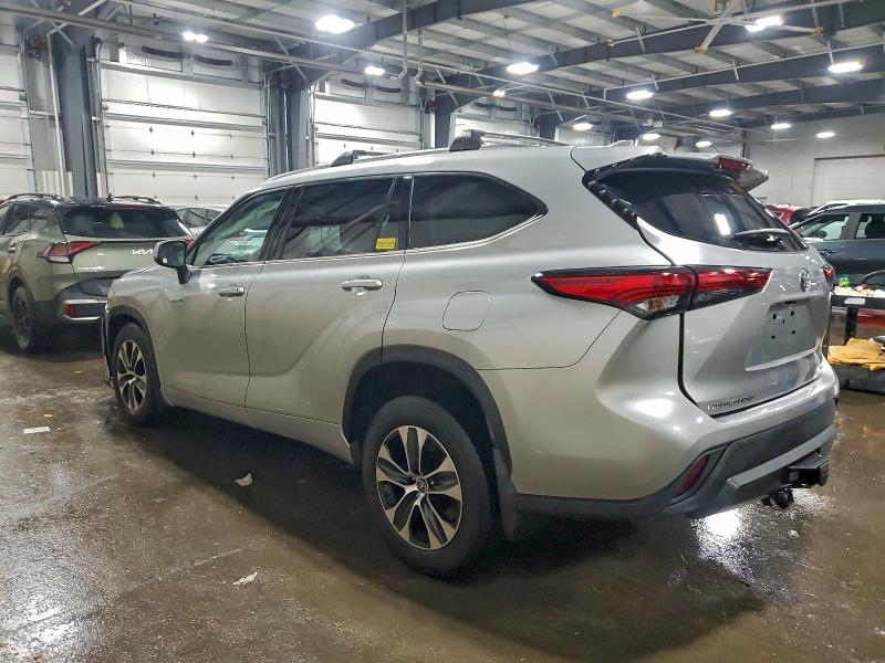 Photo 2 from auction – 2021 TOYOTA HIGHLANDER with VIN 5TDGBRCH5MS531003