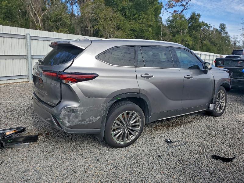 Photo 3 from auction – 2025 TOYOTA HIGHLANDER with VIN 5TDKBRCH5SS647230
