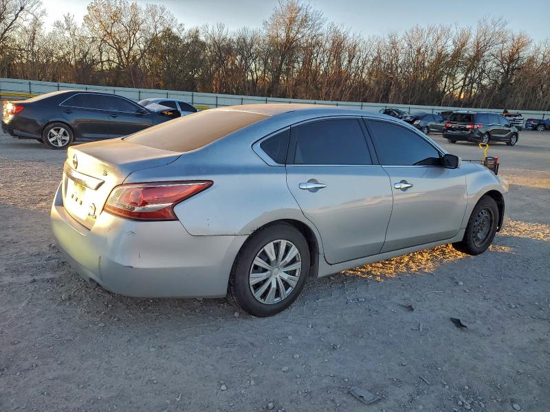 Photo 3 from auction – 2013 NISSAN ALTIMA 2.5 with VIN 1N4AL3AP2DN490657