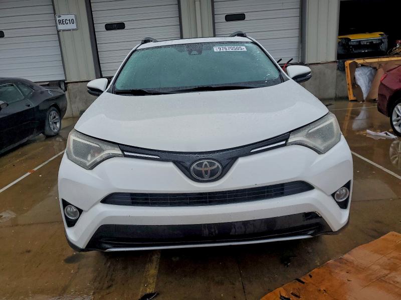Photo 5 from auction – 2017 TOYOTA RAV4 XLE with VIN 2T3RFREV3HW660975