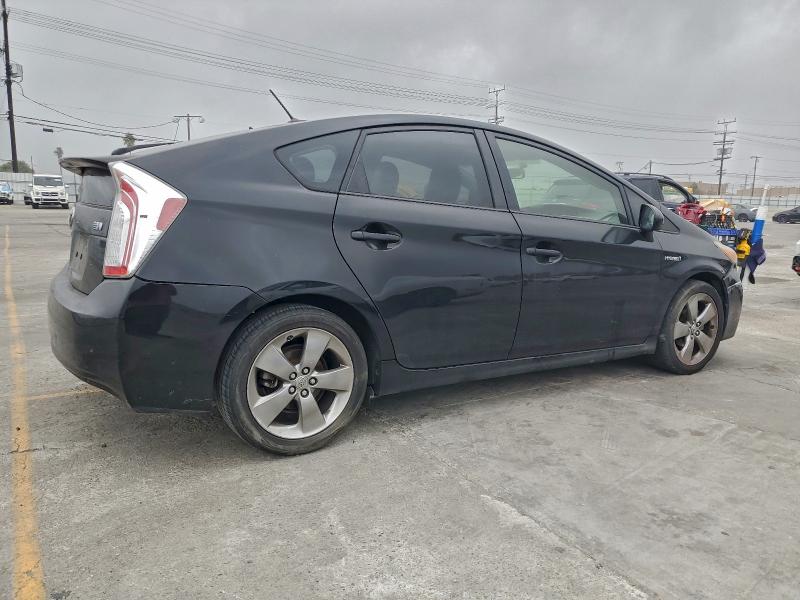 Photo 3 from auction – 2013 TOYOTA PRIUS with VIN JTDKN3DU1D5580263