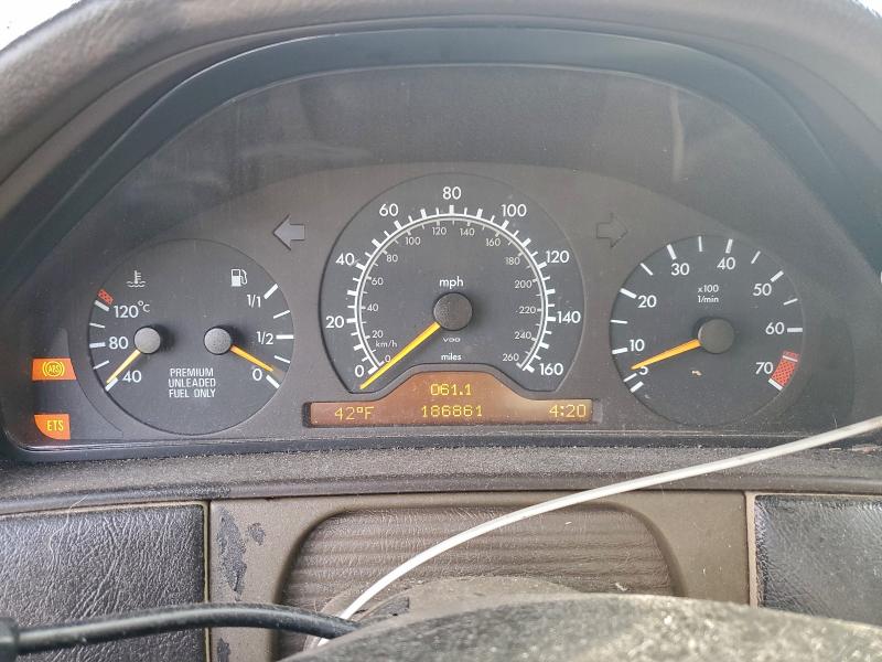 Photo 9 from auction – 1997 MERCEDES-BENZ E 320 with VIN WDBJF55F7VJ031730
