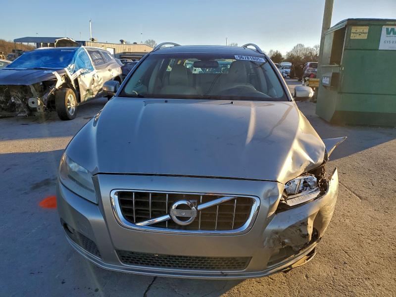Photo 5 from auction – 2010 VOLVO V70 3.2 with VIN YV1982BW0A1125826