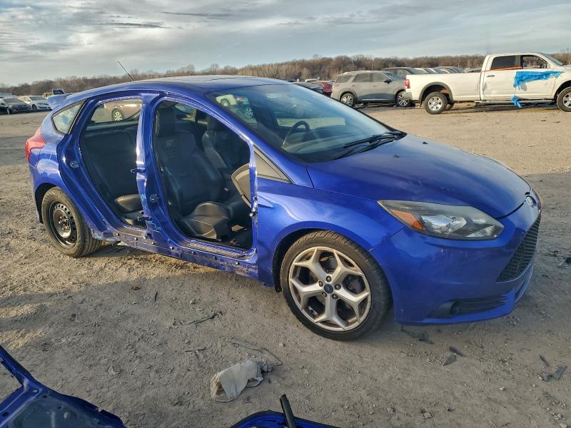 Photo 4 from auction – 2013 FORD FOCUS ST with VIN 1FADP3L90DL191809