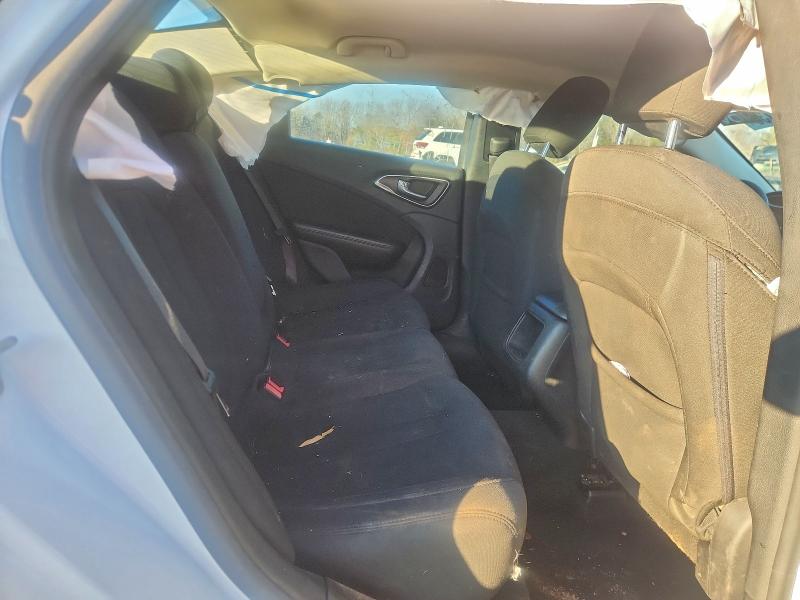 Photo 10 from auction – 2016 CHRYSLER 200 LIMITE with VIN 1C3CCCAB4GN157103