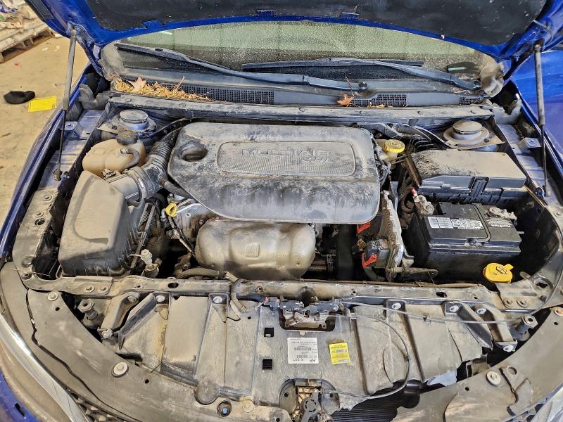 Photo 11 from auction – 2015 CHRYSLER 200 LIMITE with VIN 1C3CCCAB2FN710524