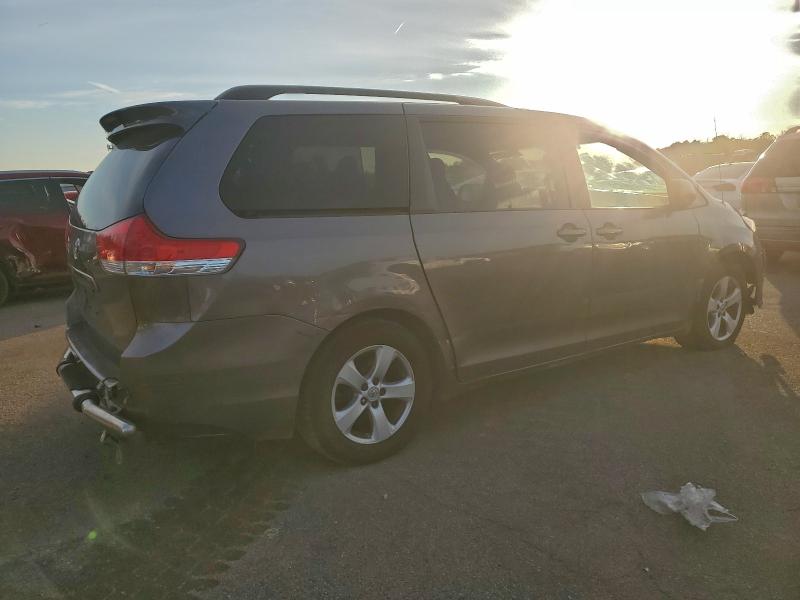 Photo 3 from auction – 2011 TOYOTA SIENNA LE with VIN 5TDKK3DC1BS116493