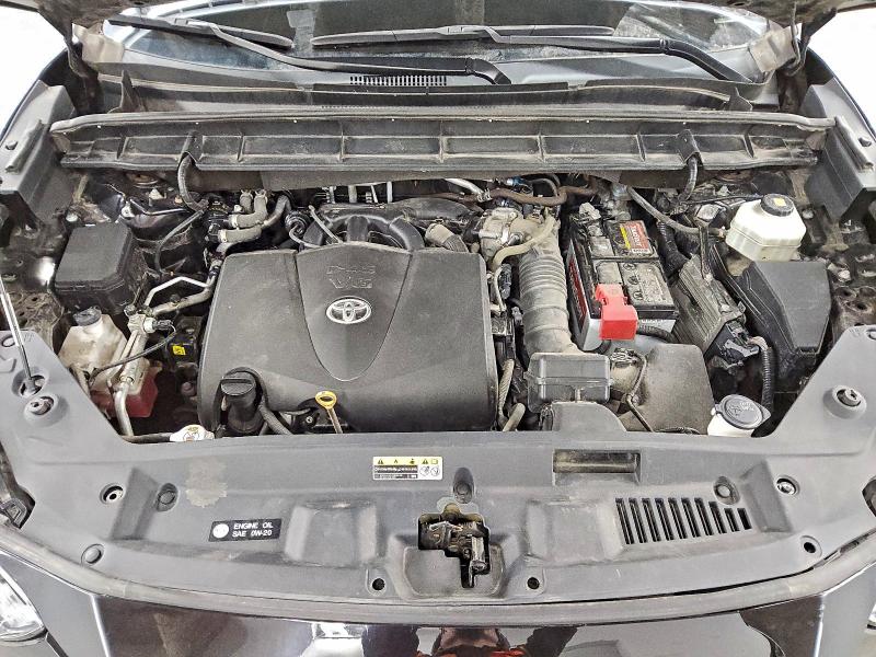 Photo 12 from auction – 2021 TOYOTA HIGHLANDER with VIN 5TDHZRBH6MS130397