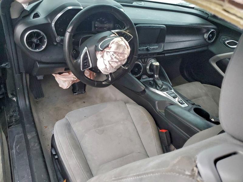 Photo 8 from auction – 2018 CHEVROLET CAMARO LT with VIN 1G1FB1RX0J0153496