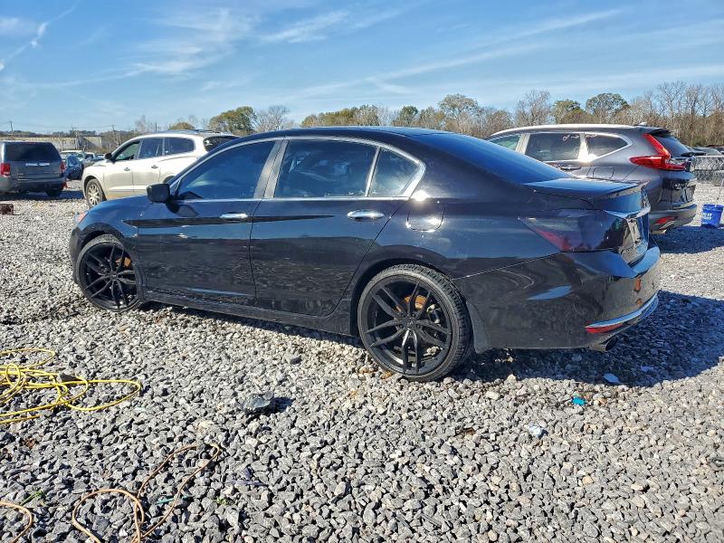 Photo 2 from auction – 2017 HONDA ACCORD with VIN 1HGCR2F57HA032680