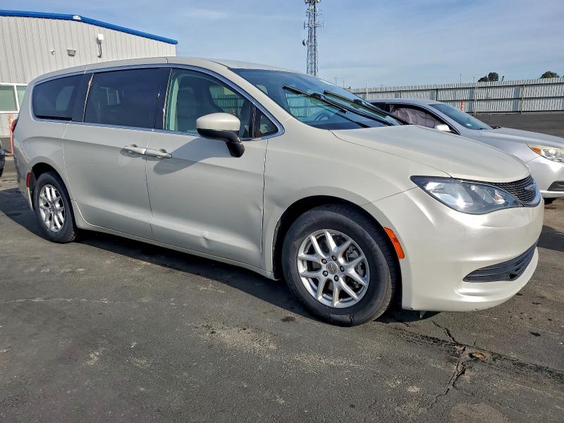 Photo 4 from auction – 2017 CHRYSLER PACIFICA L with VIN 2C4RC1CG3HR753021