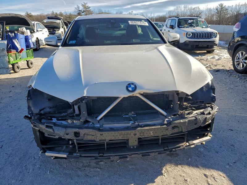 Photo 5 from auction – 2019 BMW 330XI with VIN 3MW5R7J53K8B01487