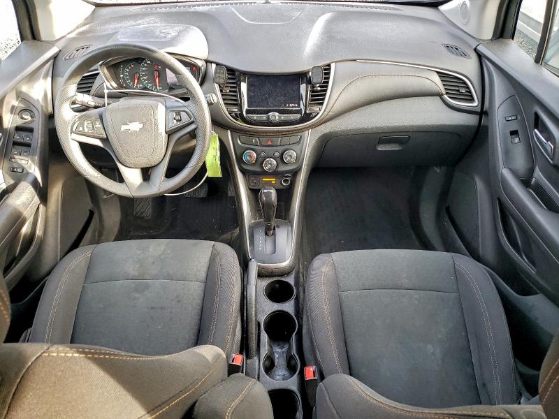 Photo 8 from auction – 2020 CHEVROLET TRAX LS with VIN 3GNCJKSB6LL294894