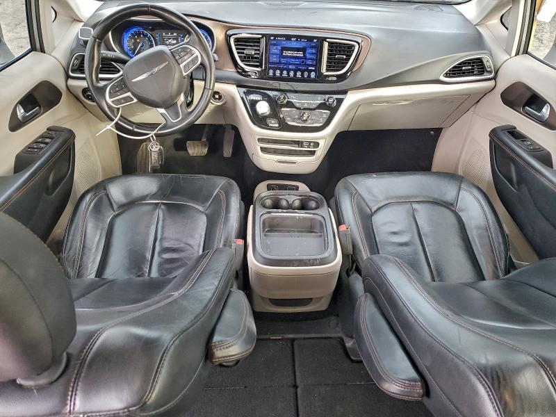 Photo 8 from auction – 2017 CHRYSLER PACIFICA T with VIN 2C4RC1BG0HR515032