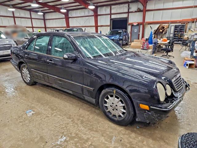 Photo 4 from auction – 2001 MERCEDES-BENZ E 320 with VIN WDBJF65J01B279591