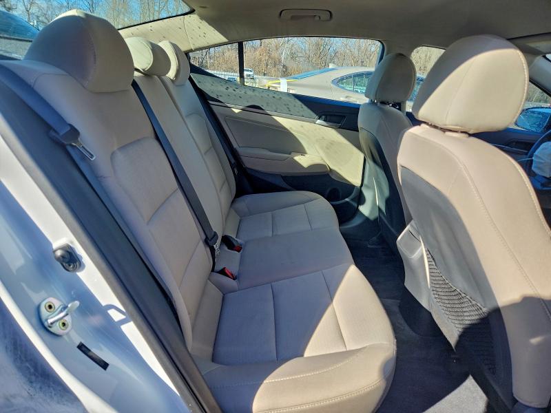 Photo 10 from auction – 2017 HYUNDAI ELANTRA SE with VIN 5NPD84LF2HH066355
