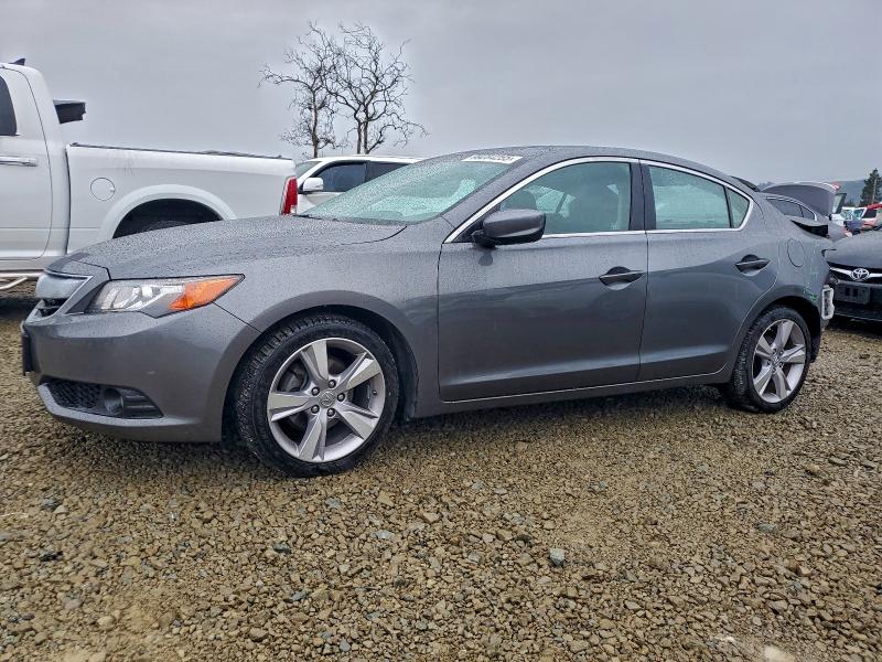 ACURA ILX 20 TEC 2013 with VIN 19VDE1F75DE006850 - Photo from auction