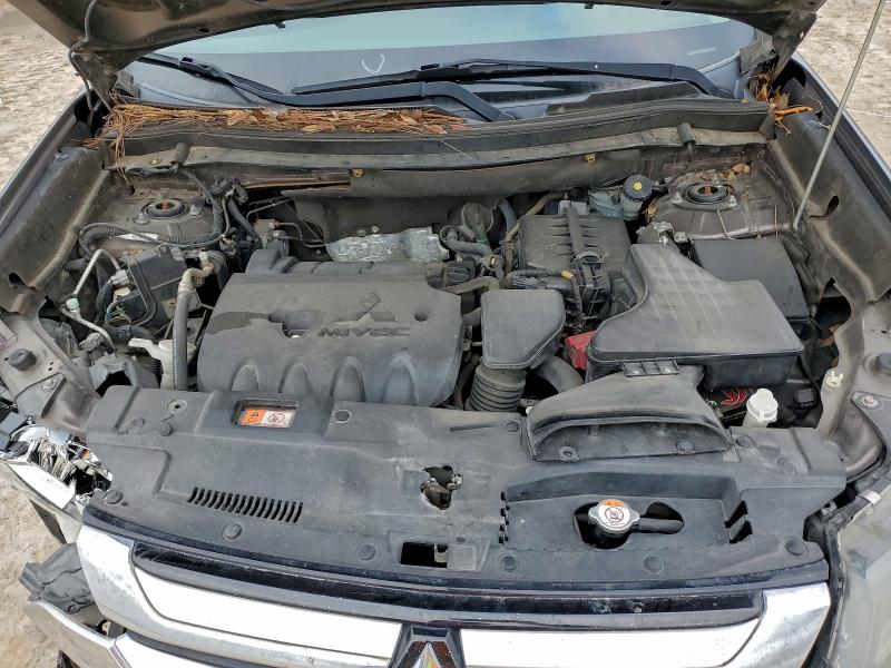 Photo 12 from auction – 2016 MITSUBISHI OUTLANDER with VIN JA4AD3A35GZ006122