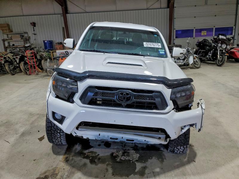 Photo 5 from auction – 2014 TOYOTA TACOMA DOU with VIN 3TMLU4EN4EM142465