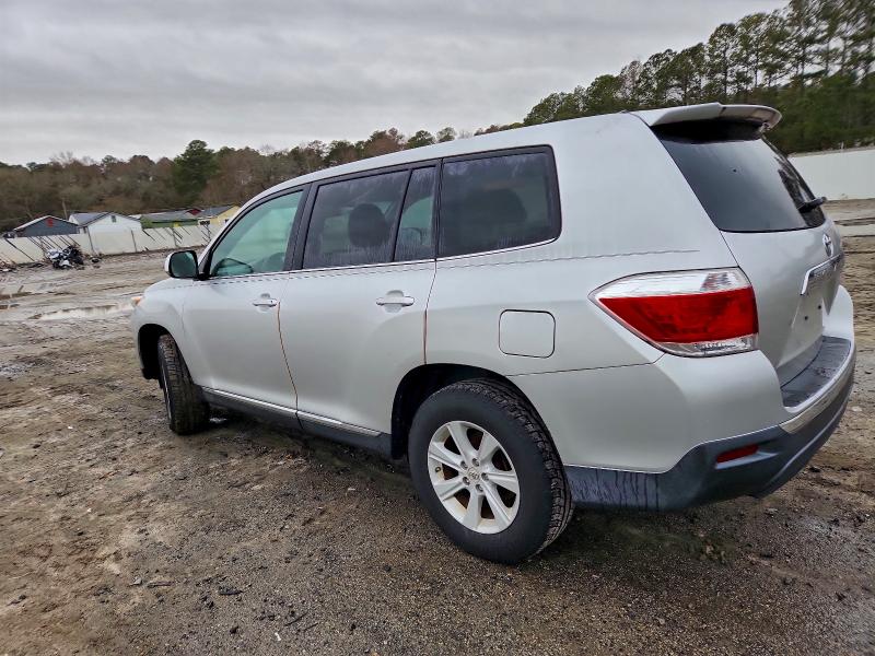 Photo 2 from auction – 2012 TOYOTA HIGHLANDER with VIN 5TDBK3EH2CS172972