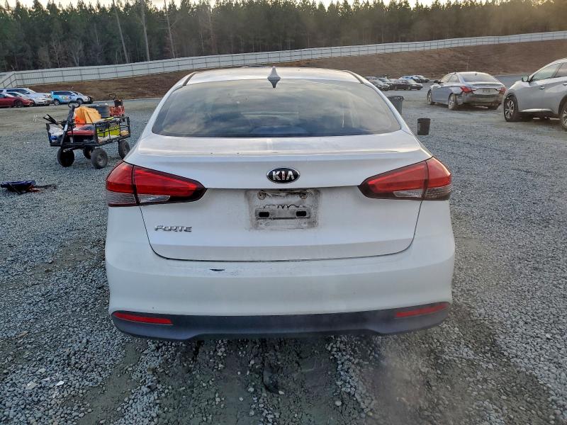 Photo 6 from auction – 2017 KIA FORTE LX with VIN 3KPFL4A76HE150086