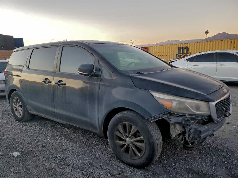Photo 4 from auction – 2017 KIA SEDONA L with VIN KNDMA5C17H6292447