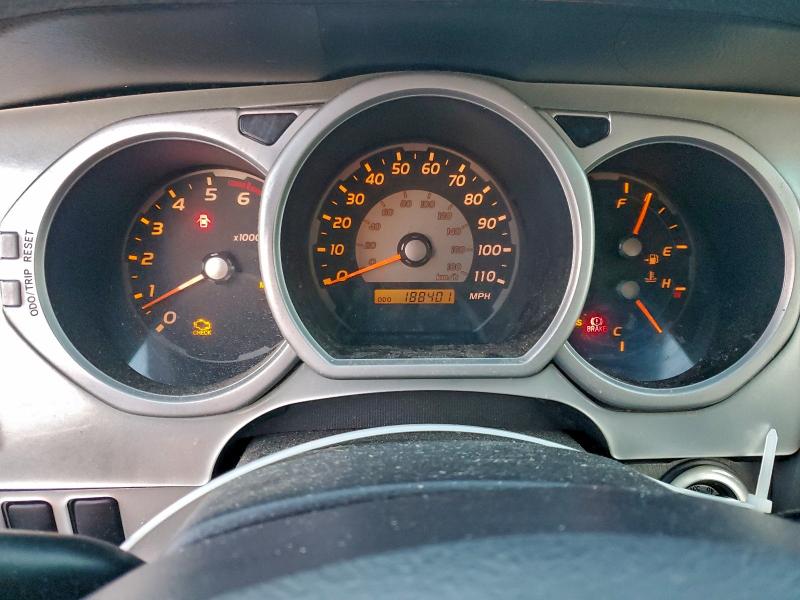 Photo 9 from auction – 2004 TOYOTA 4RUNNER SR with VIN JTEZU14R440020201