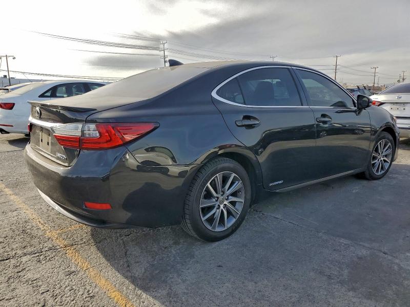 Photo 3 from auction – 2018 LEXUS ES with VIN JTHBW1GG5J2180645