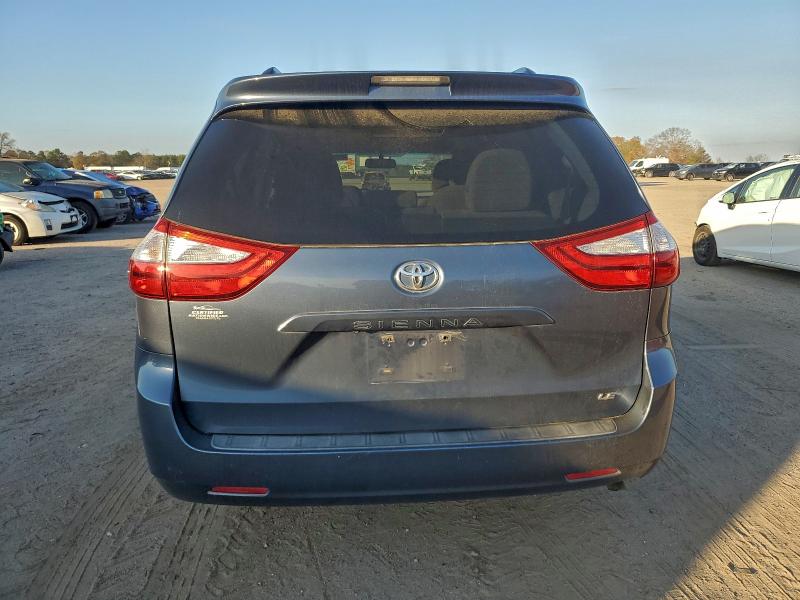 Photo 6 from auction – 2015 TOYOTA SIENNA LE with VIN 5TDKK3DC8FS582153