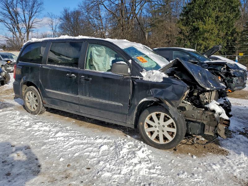 Photo 4 from auction – 2014 CHRYSLER TOWN & COU with VIN 2C4RC1BG9ER219308