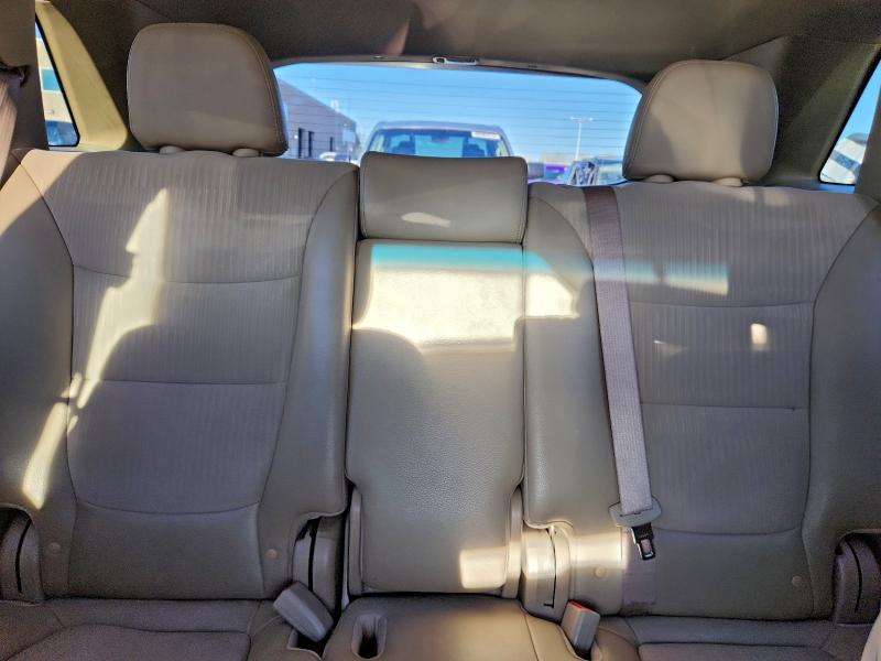 Photo 10 from auction – 2011 KIA SORENTO EX with VIN 5XYKUDA25BG042827