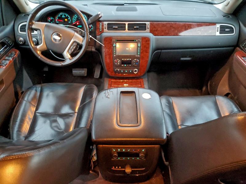 Photo 8 from auction – 2011 CHEVROLET SUBURBAN with VIN 1GNSKKE39BR232572