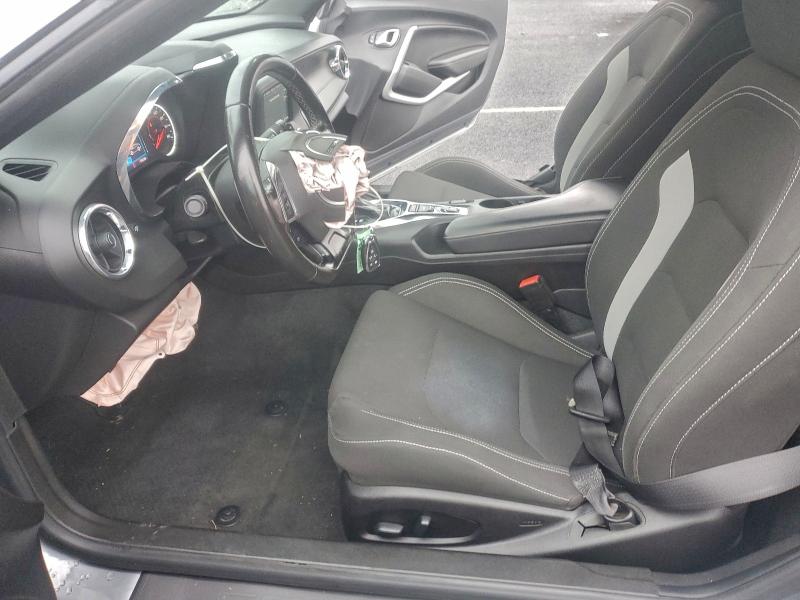 Photo 7 from auction – 2019 CHEVROLET CAMARO LS with VIN 1G1FB3DX1K0148487