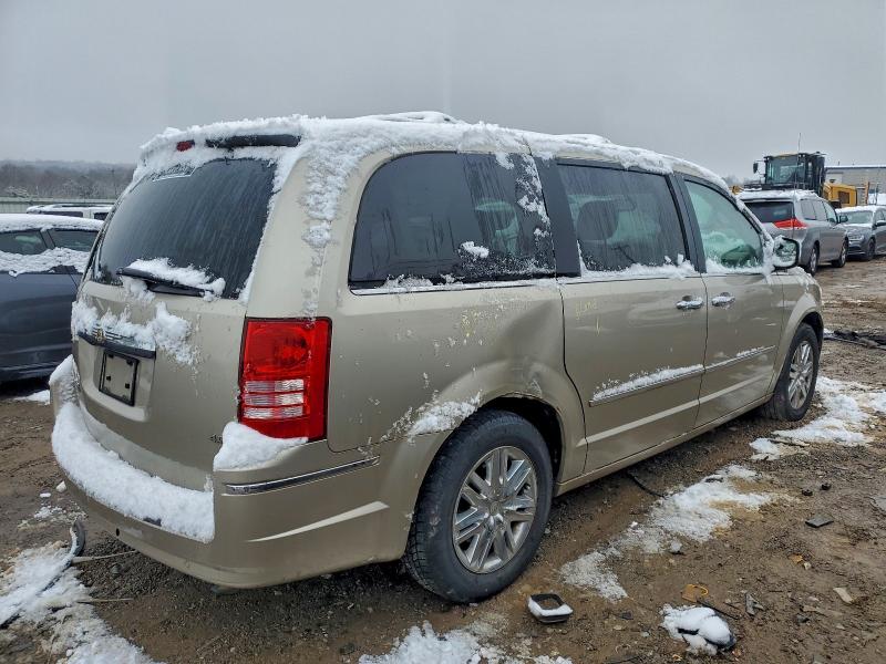 Photo 3 from auction – 2008 CHRYSLER TOWN & COU with VIN 2A8HR64X68R607288