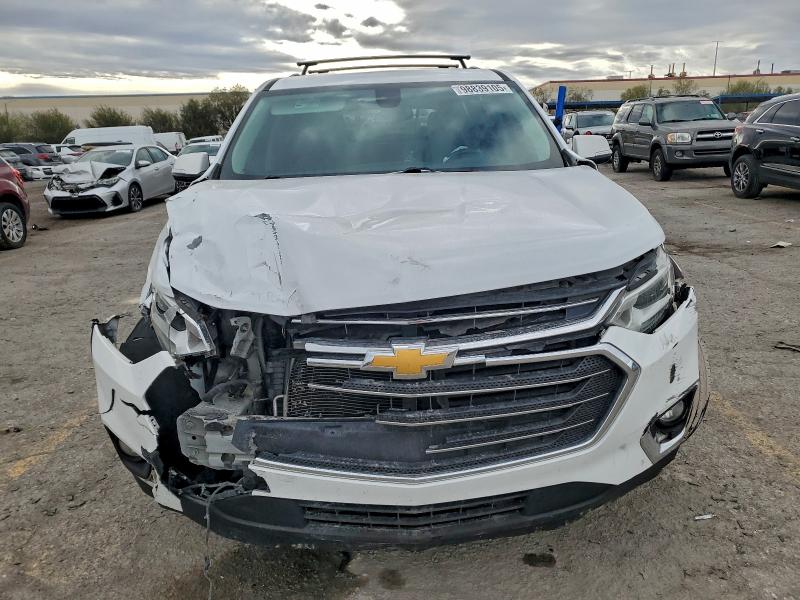 Photo 5 from auction – 2018 CHEVROLET TRAVERSE L with VIN 1GNERHKW7JJ240936