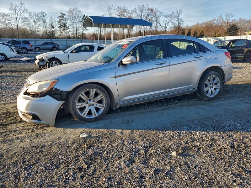 CHRYSLER 200 LX 2012 with VIN 1C3CCBAB3CN295431 - Photo from auction