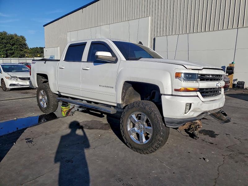 Photo 4 from auction – 2017 CHEVROLET SILVERADO with VIN 3GCUKREC7HG132232