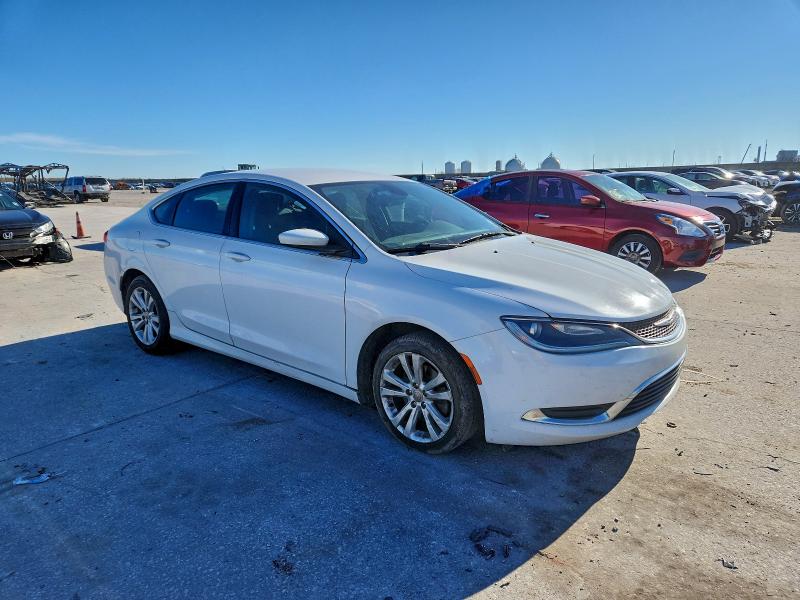 Photo 4 from auction – 2015 CHRYSLER 200 LIMITE with VIN 1C3CCCAB0FN726396