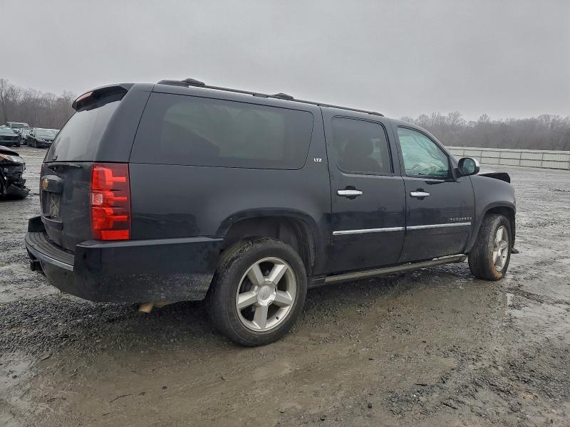 Photo 3 from auction – 2013 CHEVROLET SUBURBAN with VIN 1GNSCKE09DR306773