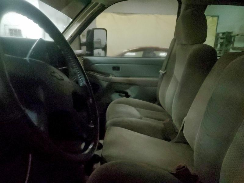 Photo 7 from auction – 2006 CHEVROLET SILVERADO with VIN 1GCHK29D06E233483