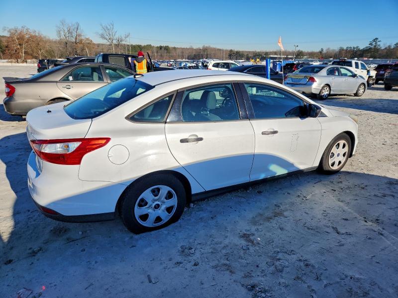 Photo 3 from auction – 2014 FORD FOCUS S with VIN 1FADP3E24EL112580