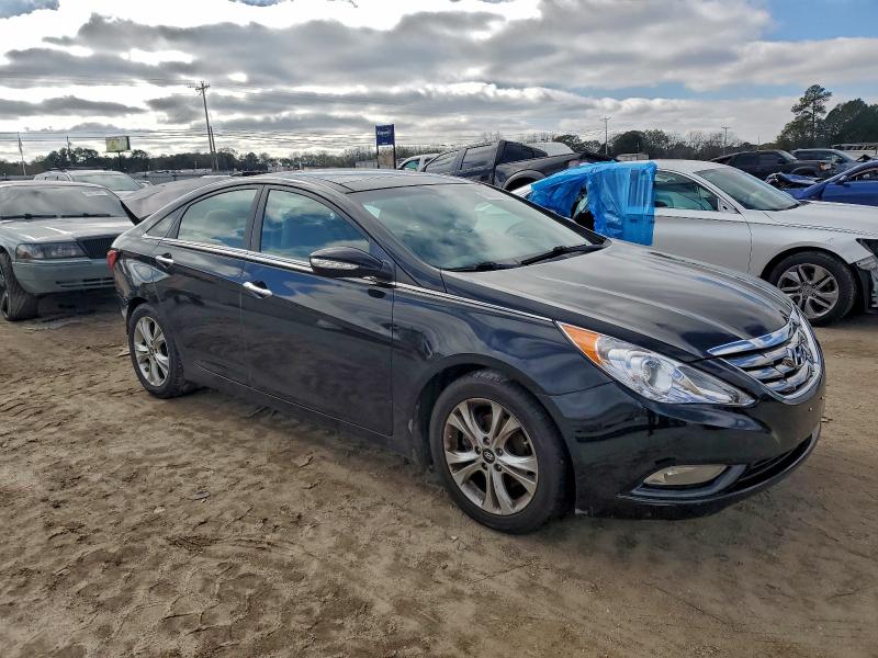 Photo 4 from auction – 2013 HYUNDAI SONATA SE with VIN 5NPEC4AC3DH624381