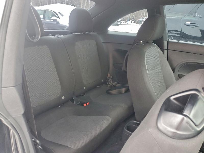 Photo 10 from auction – 2016 VOLKSWAGEN BEETLE SE with VIN 3VWJ07AT2GM630404